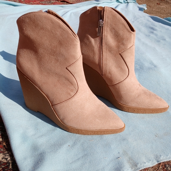 Jessica Simpson Women's Crais Ankle Boot - Picture 3 of 7